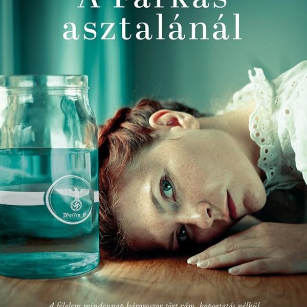 A FARKAS ASZTALÁNÁL