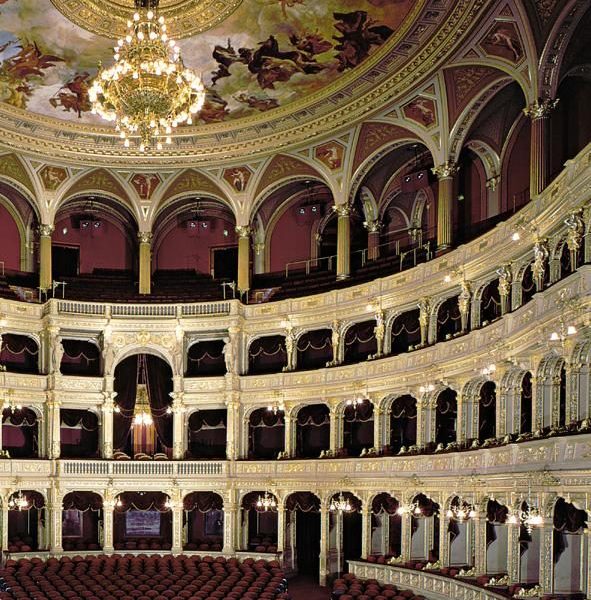 THE BUDAPEST OPERA - AZ OPERAHÁZ - ANGOL
